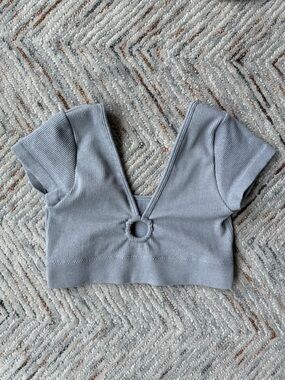 Aerie Seamless Light Grey Ribbed V‑Neck Crop Top